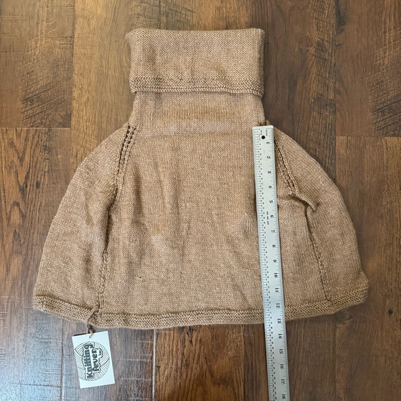 Hand knit silk / wool turtleneck capelet, NWT - Picture 9 of 11